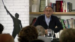 Морозов про роль соцмереж у нинішніх політичних процесах (відео) Морозов про роль соцмереж у нинішніх політичних процесах (відео)