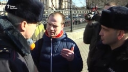 Ильдар Дадин был задержан у здания ФСИН Ильдар Дадин был задержан у здания ФСИН