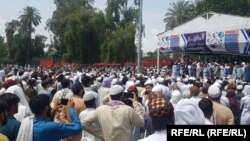 د جولای پر ۱۴مه د شیخ ثاقب جنازې ته ګڼ کسان ورغلي ول.