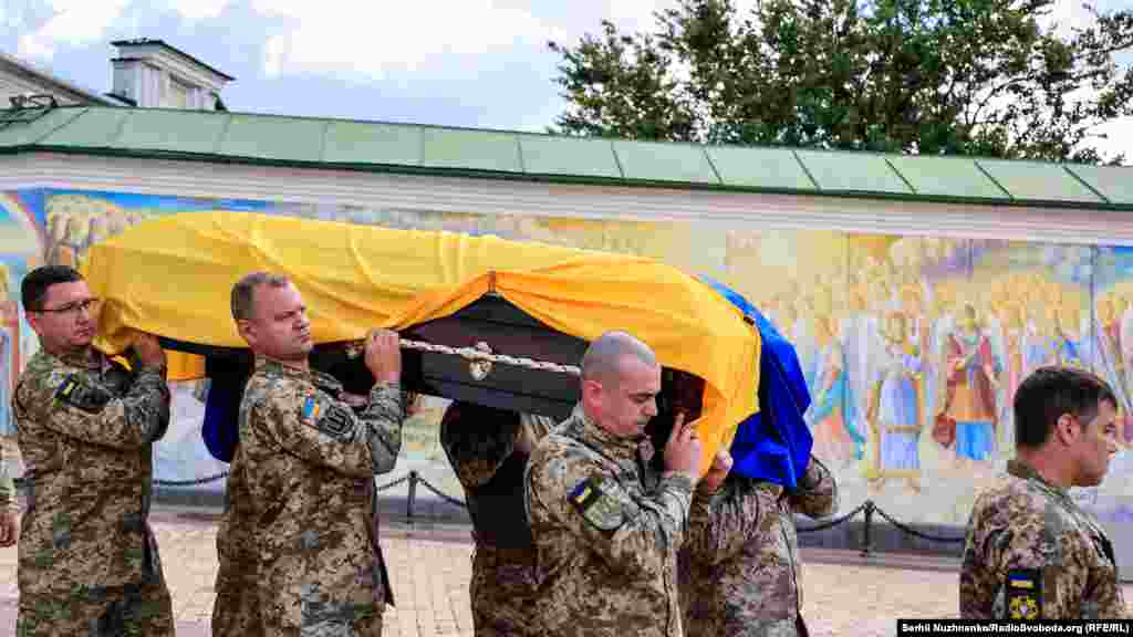 В Києві попрощалися  з "Фанатом" – бійцем  93 ОМБр “Холодний Яр”