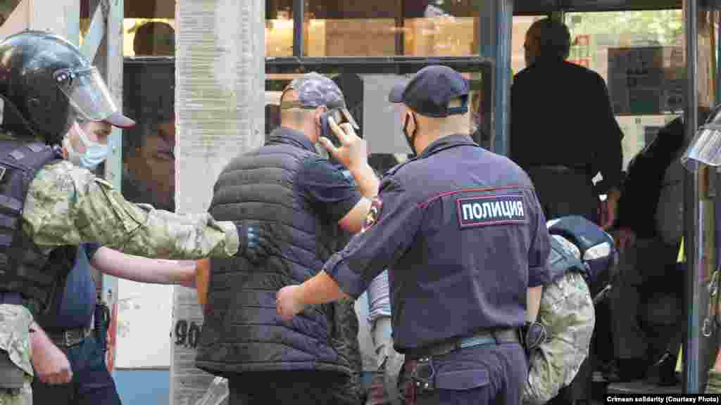 Один задеражанный нуждается в «скорой помощи», сообщил Курбединов