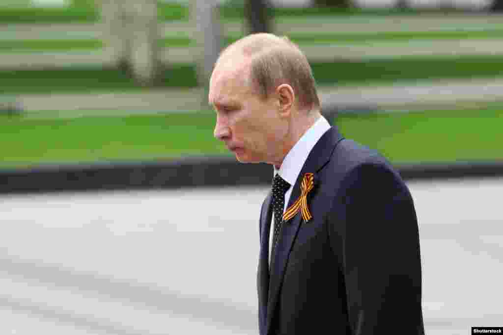 У Могилы Неизвестного Солдата в Москве. Май 2011 года 