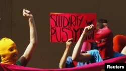 Фестиваль в Манчестере продолжит акции по поддержке Pussy Riot в разных странах мира