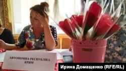 Сувениры для крымчан на избирательном участке в Каланчаке