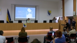Političari i građani podijeljeni zbog prijevremenih izbora u Republici Srpskoj Političari i građani podijeljeni zbog prijevremenih izbora u Republici Srpskoj