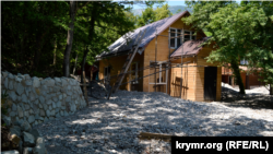 Жилые постройки в районе улицы Южнобережное шоссе и садового кооператива «Хуторок», пострадавшие из-за сильных ливней и селевого потока в Ялте, 1 июля 2021 года