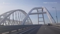 Российские силовики проверяют автомобили возле Керченского моста (видео) Российские силовики проверяют автомобили возле Керченского моста (видео)