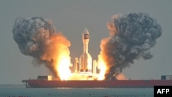 O rachetă chineză Gravity-1 decolează pe 11 octombrie 2025, transportând trei sateliți pe orbită.