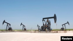 Рост спроса на нефть сегодня опережает рост ее предложения, но до баланса на рынке еще далеко