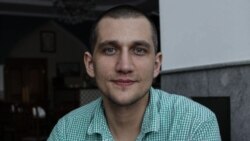 Тортури, клопи і сон на підлозі: перше інтерв'ю Павла Степанченка після звільнення (відео) Тортури, клопи і сон на підлозі: перше інтерв'ю Павла Степанченка після звільнення (відео)