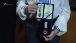 В Одессе наградили крымских активистов за помощь военным в 2014 году (видео) В Одессе наградили крымских активистов за помощь военным в 2014 году (видео)