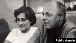 Елена Боннэр и Андрей Сахаров в Ленинграде, 1971