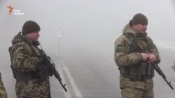 Харківські активісти на кордоні заявили, що блокуватимуть вантажівки Росії (відео) Харківські активісти на кордоні заявили, що блокуватимуть вантажівки Росії (відео)