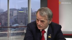 С крымскотатарскими флагами оккупанты еще как-то смирились, но не с украинскими - Джемилев С крымскотатарскими флагами оккупанты еще как-то смирились, но не с украинскими - Джемилев