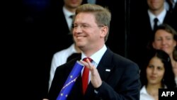 Stefan Fule will take on the enlargement and neighborhood briefs.