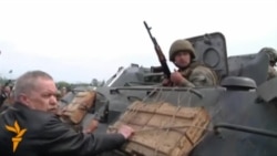Villagers Confront Ukrainian Troops Near Slovyansk Villagers Confront Ukrainian Troops Near Slovyansk