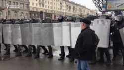 In Minsk, Police Crack Down On Antigovernment Protesters In Minsk, Police Crack Down On Antigovernment Protesters