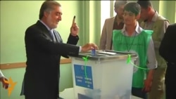 Presidential Candidate Abdullah Abdullah Casts Ballot In Runoff Vote Presidential Candidate Abdullah Abdullah Casts Ballot In Runoff Vote