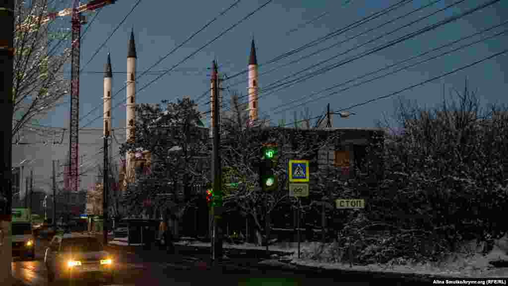 Высота купола составит 28 метров, а высота каждого из четырех минаретов – 50 метров