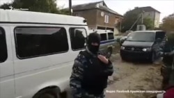 В Крыму проводят обыски в домах крымских татар (видео) В Крыму проводят обыски в домах крымских татар (видео)