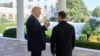Президент США Дональд Трамп и президент Украины Владимир Зеленский на крыльце Белого дома, Вашингтон, 17 октября 2025 года