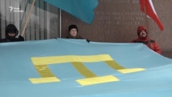 В Запорожье вышли на акцию протеста против российских выборов в Крыму (видео) В Запорожье вышли на акцию протеста против российских выборов в Крыму (видео)
