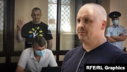 Коллаж: российский адвокат Дмитрий Динзе (на переднем плане) и его подзащитный, журналист Владислав Есипенко в зале суда