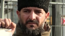 В поддержку крымских татар вышли под посольство России в Киеве (видео) В поддержку крымских татар вышли под посольство России в Киеве (видео)