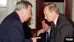Евгений Примаков и Владимир Путин в Госдуме. 22 мая 2000 г.