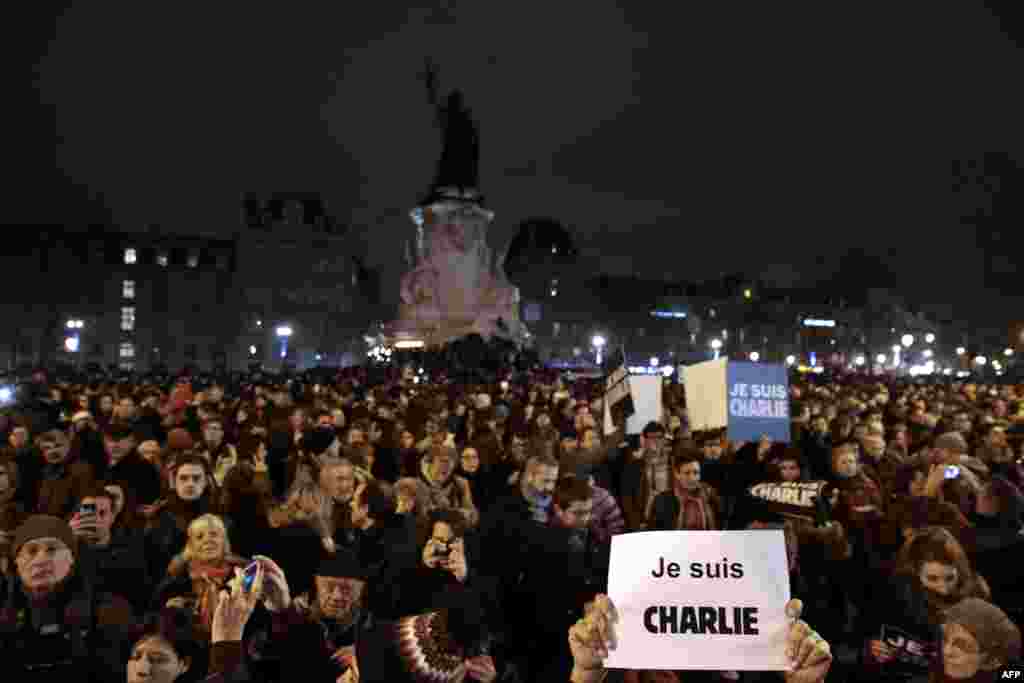 Акция памяти погибших в результате нападения на редакцию Charlie Hebdo. Париж, 7 января 2015 года