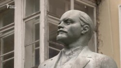 "Откройте школу!" "Откройте школу!"