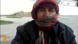 Апаи Сарварбӣ аз хонаи сайёр маҳрум шуд, вале ба ӯ замин ваъда кардаанд. Апаи Сарварбӣ аз хонаи сайёр маҳрум шуд, вале ба ӯ замин ваъда кардаанд.