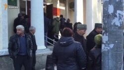 Ахтем Чийгоз в суде: «Миллет, Меджлис, Крым!» (видео) Ахтем Чийгоз в суде: «Миллет, Меджлис, Крым!» (видео)