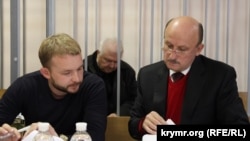 Адвокаты Андрей Юровский (л) и Владимир Высоцкий (п)