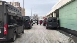 Очередь из катафалков в казанской больнице, где выдают тела умерших от COVID-19 Очередь из катафалков в казанской больнице, где выдают тела умерших от COVID-19