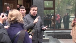 Саакашвілі назвав «бандитизмом» депортацію грузинів зі свого оточення Саакашвілі назвав «бандитизмом» депортацію грузинів зі свого оточення