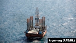 Вышка «Черноморнефтегаза» в Черном море