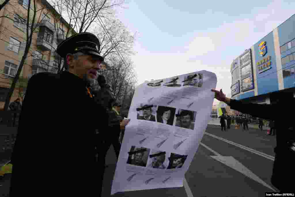 "Враги" русского народа: Альфред Кох, Валерий Панюшкин, Александр Подрабинек, Лев Пономарев, Татьяна Толстая, Дмитрий Быков, Артемий Троицкий, Михаил Жванецкий и Ольга Романова 