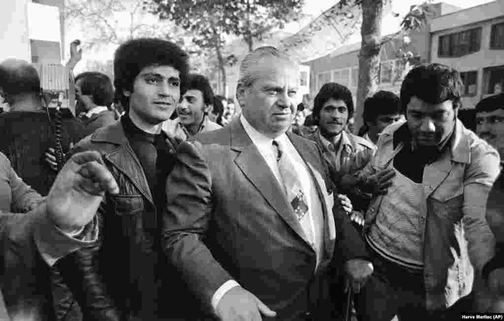 Efforts by the International Red Cross to check on the hostages were thwarted. The organization’s delegate, Andre Tschiffeli (center), was only allowed a two-hour meeting with the student captors on November 24, 1979. He was given no access to the hostages. United Nations representatives were also kept away.