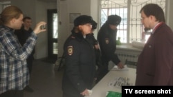Полиция в Новокузнецком штабе Навального