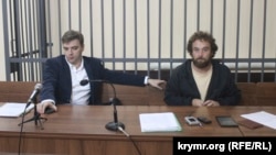 Железнодорожный суд Крыма, на фото фото Александр Попков и Алексей Шестакович