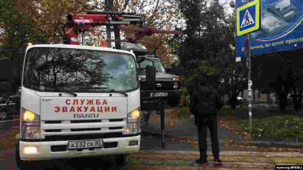 В  декабре 2016 года в Симферополе начала работу служба принудительной эвакуации транспорта