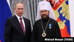 Владимир Путин и митрополит Волоколамский Иларион в Кремле, архивное фото