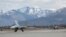 Истребители F-22 Raptor на взлётно-посадочной полосе базы Эльмендорф–Ричардсон, где в пятницу Дональд Трамп встретится с Владимиром Путиным, 2017 год