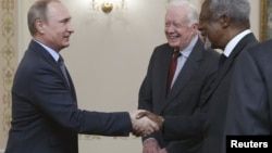 Владимир Путин, Джимми Картер, Кофи Аннан в Москве