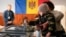Голосование на выборах 28 сентября