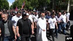 Арменияда нааразылык акциясына чыккандар. 10-май, 2024-жыл.