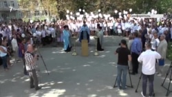 Жители Крыма почтили память жертв трагедии в Беслане (видео) Жители Крыма почтили память жертв трагедии в Беслане (видео)