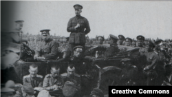 1917 Александр Керенский выступает перед солдатами накануне июньского наступления 1917 года