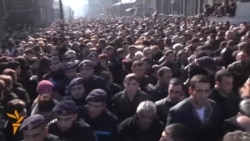 Похороны армянской семьи, убитой российским солдатом Похороны армянской семьи, убитой российским солдатом